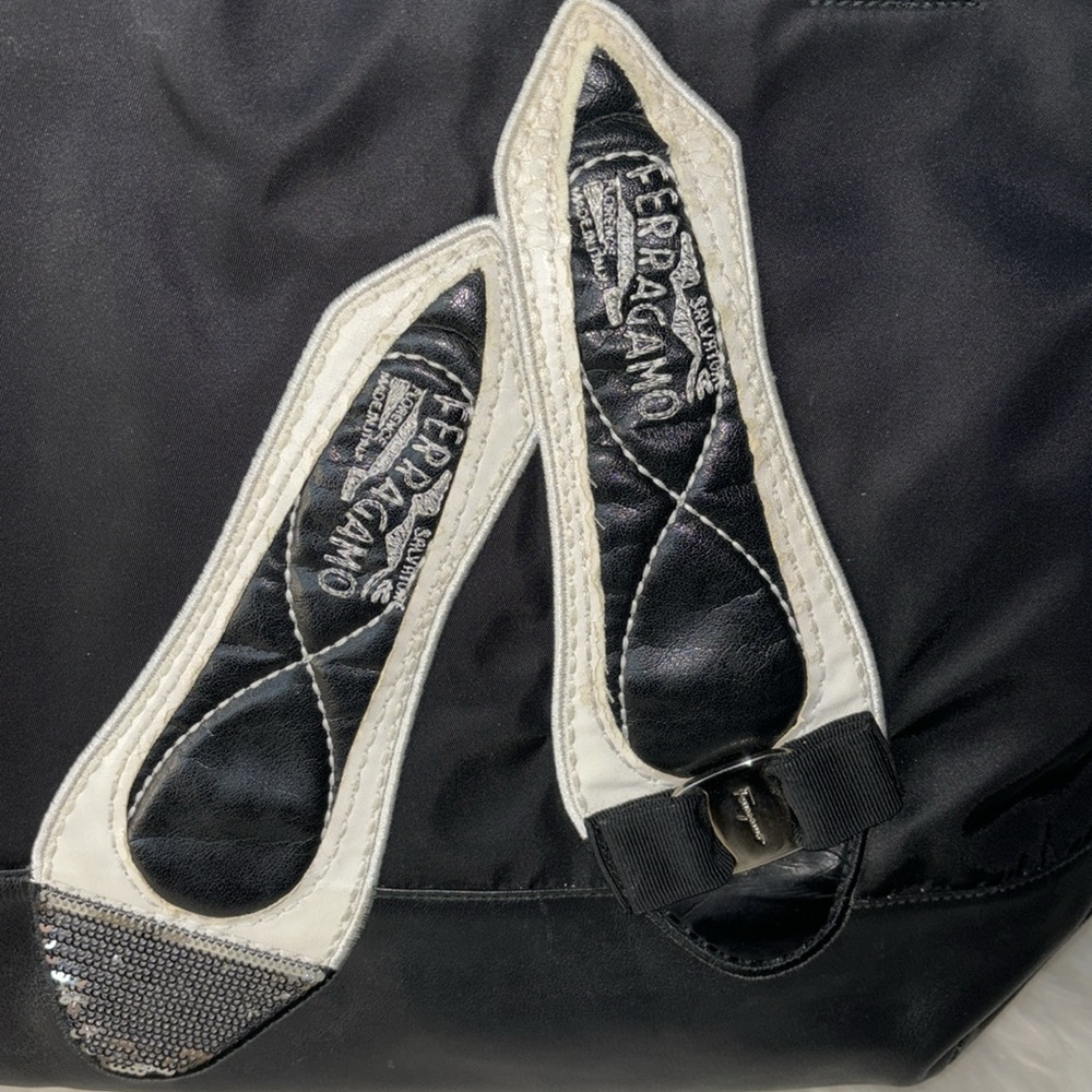 FERRAGAMO “RARE” HEELS SHOULDER BAG - Picture 3 of 17